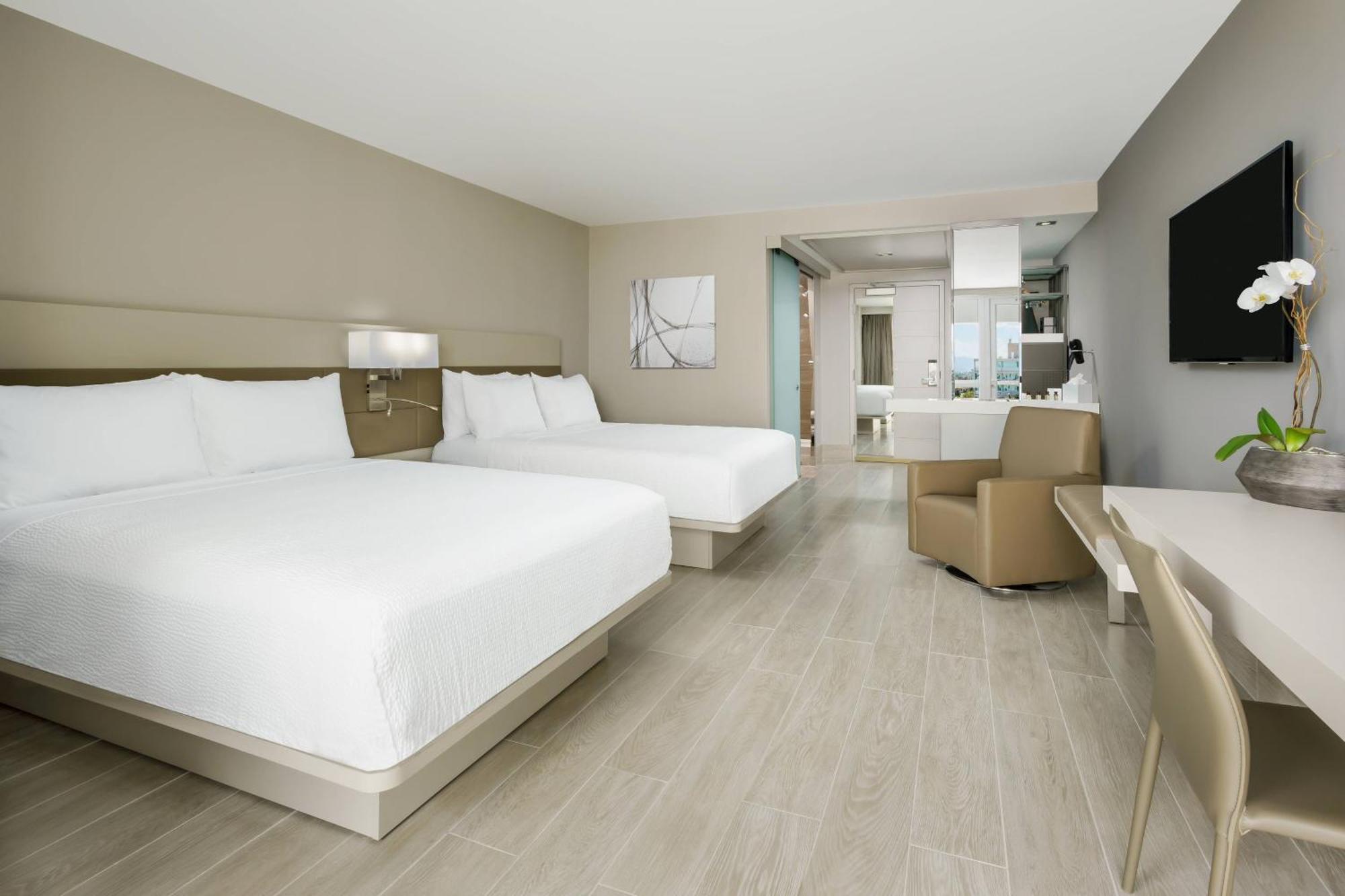 Ac Hotel By Marriott San Juan Condado Экстерьер фото